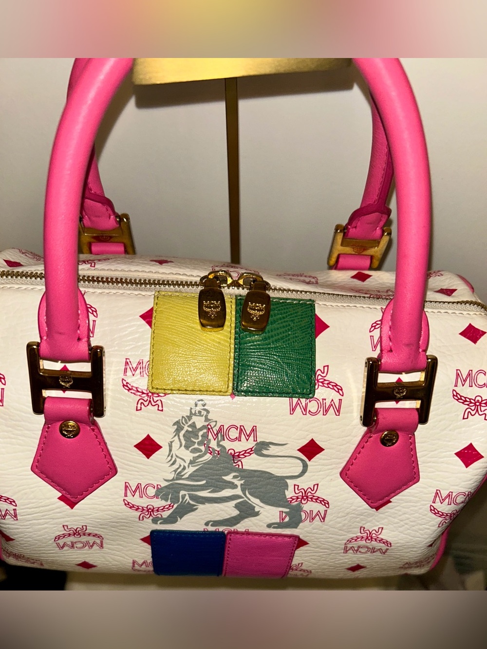 MCM Visetos Princess Lion Boston Bag. Limited Edition! - Picture 2 of 14